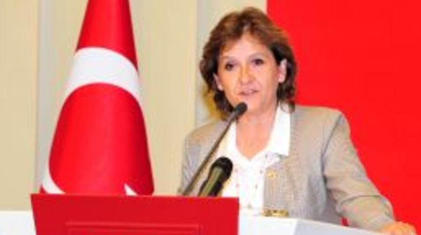 CHP S&ouml;zc&uuml;s&uuml; G&uuml;ler: G&uuml;rsel Tekin istifasını sundu, başka istifa yok