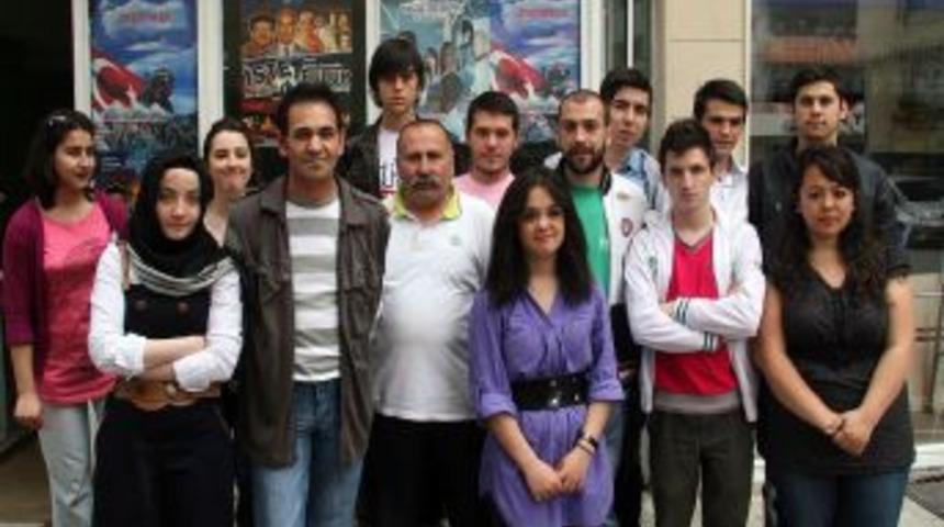 Tiyatroların &ouml;zelleştirilmesine sahneden destek verdiler