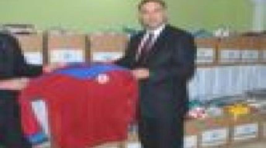 Bitlis Belediyesi'nden amat&ouml;r futbol kul&uuml;plerine yardım