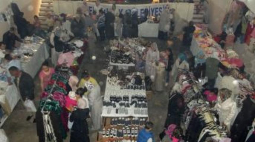 AYDER &ouml;ğrenciler yararına kermes d&uuml;zenledi