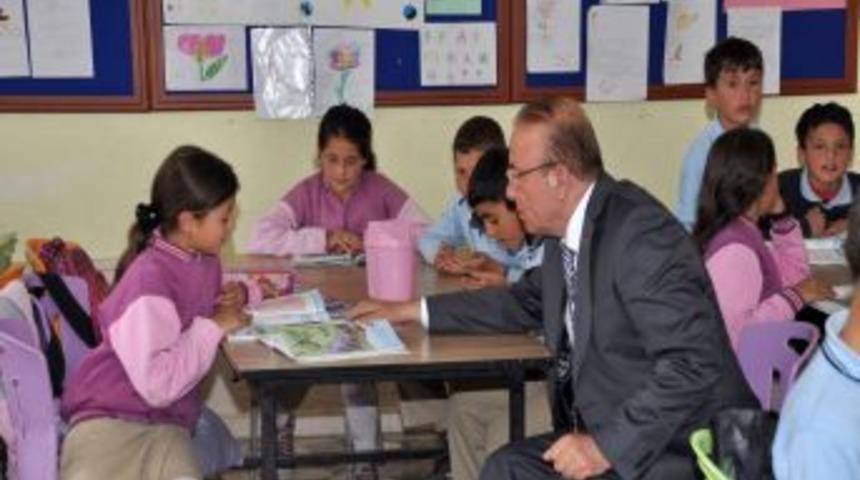 Vali Oğuz, YGS&rsquo;deki başarıdan dolayı Bakan Din&ccedil;er'den okul istedi