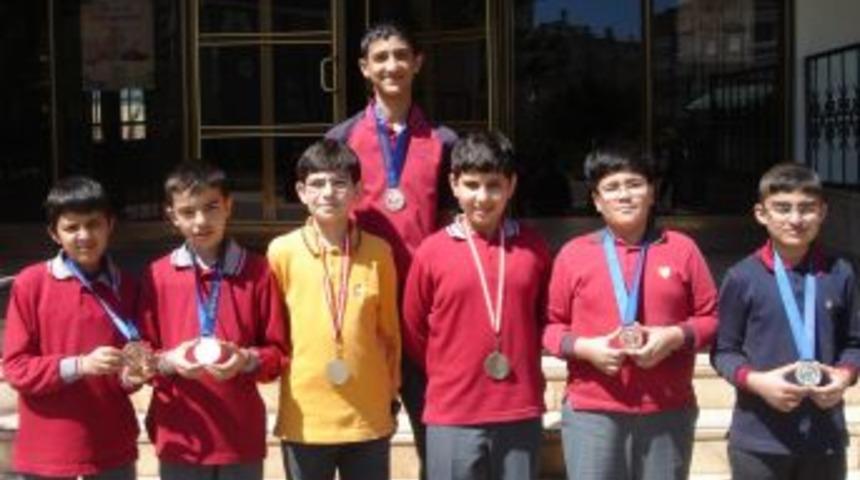 Toroslu &ouml;ğrenciler, MAFETYA'dan 6 madalya ile d&ouml;nd&uuml;