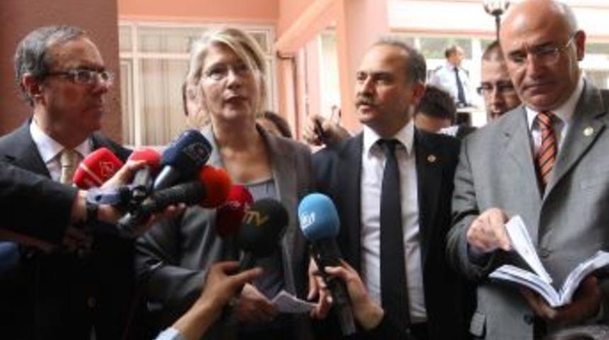 "Tedbir kararı &uuml;zerinde değil, fotokopi &uuml;zerinde kapatma uyguladım"