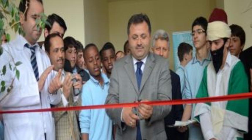 &Ouml;zel Feza Lisesi &ouml;ğrencilerinden 'Yaşayan Matematik' sergisi