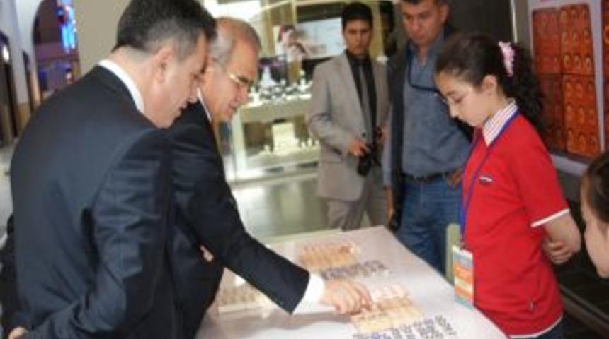 Kadir Has Stadı ve tarihi evlerin minyat&uuml;r&uuml;n&uuml; yaptılar