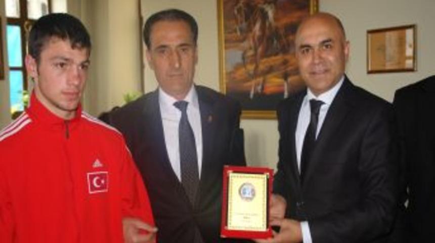 Tun&ccedil;kılı&ccedil; Kul&uuml;b&uuml; Y&ouml;netimi, Korkut&rsquo;tan destek istedi