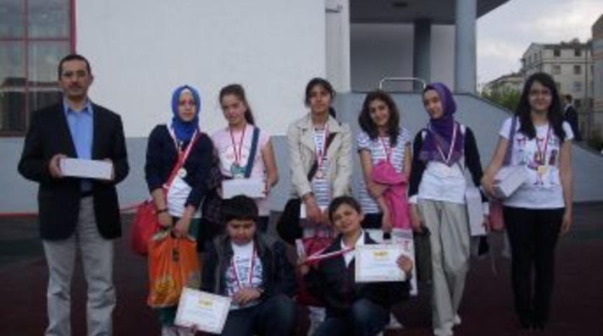 Lara Koleji &ouml;ğrencileri birinci oldu