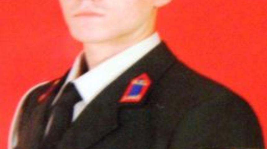 Şehit Astsubay&rsquo;ın baba ocağına ateş d&uuml;şt&uuml;