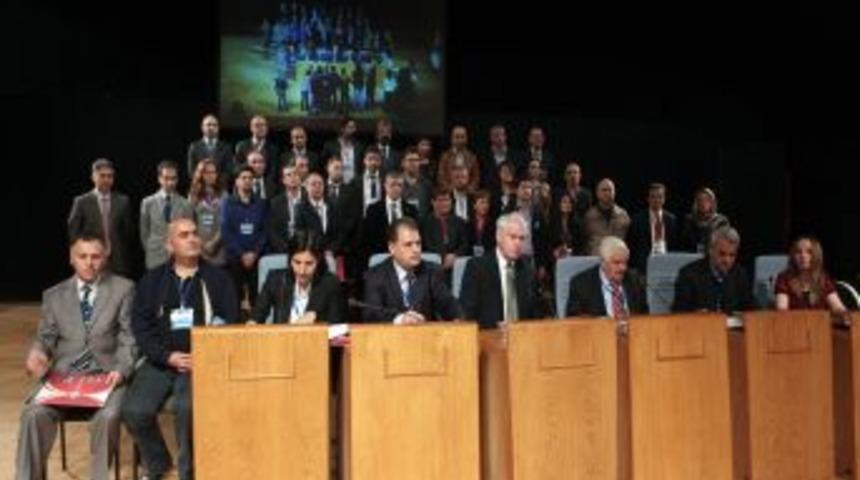 T&uuml;rk-Ermeni sempozyumunda Ermeni tarih&ccedil;ilere ortak komisyon &ccedil;ağrısı