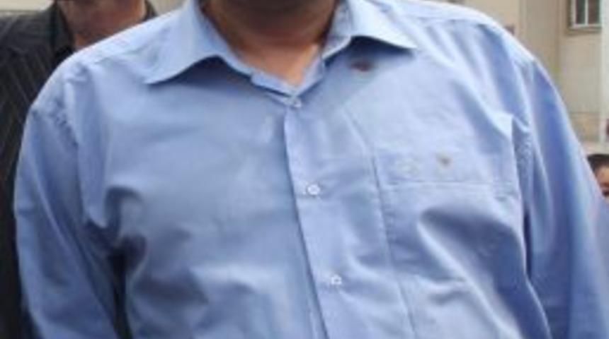 &Ccedil;ocuğuna tokat attığını ileri s&uuml;rd&uuml;ğ&uuml; &ouml;ğretmeni darp etti