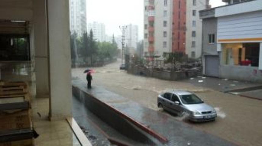 ASKİ: Dere yatakları yol yapıldığı i&ccedil;in su baskınları oldu