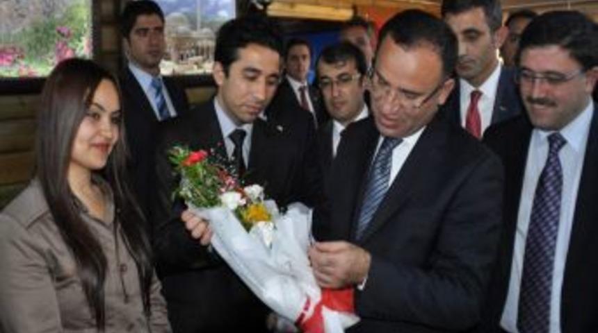 Bozok &Uuml;niversitesi &ouml;ğrencilerinden Bozdağ&rsquo;a formasyon teşekk&uuml;r&uuml;