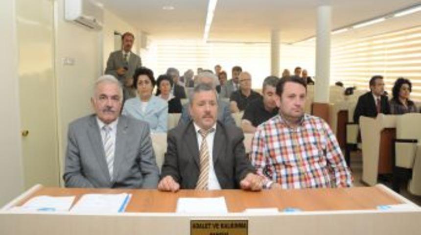 27 Mayıs darbesinin akt&ouml;rlerinden Velidedeoğlu&rsquo;nun ismi parktan silindi