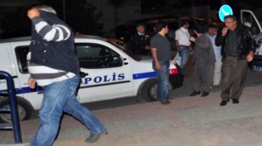 Horoz d&ouml;v&uuml;şt&uuml;ren 16 kişi su&ccedil;&uuml;st&uuml; yakalandı