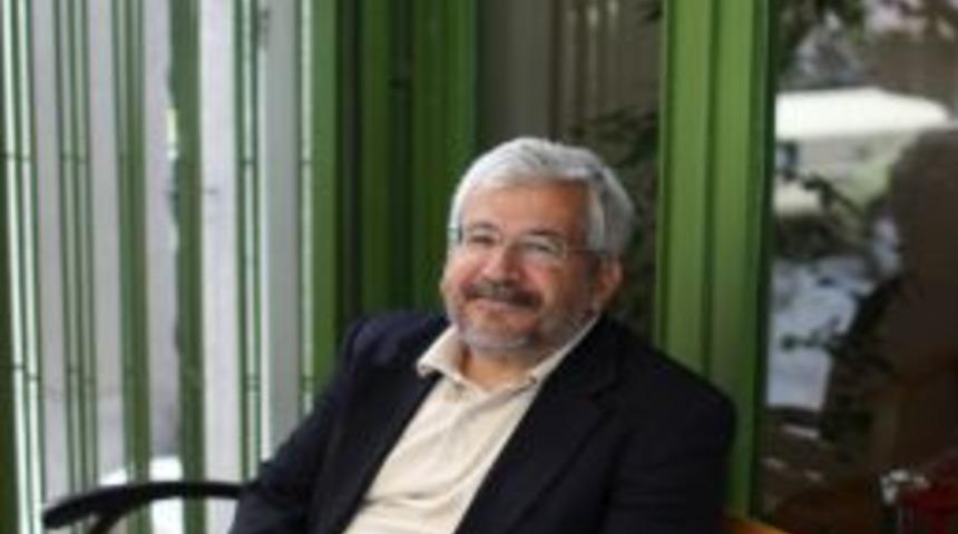 'K&uuml;rt sorunu uluslararası istihbarat &ouml;rg&uuml;tlerinin at oynattığı bir alan'