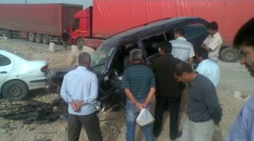 Silopi&rsquo;de trafik kazası: 1 &ouml;l&uuml;, 4 yaralı