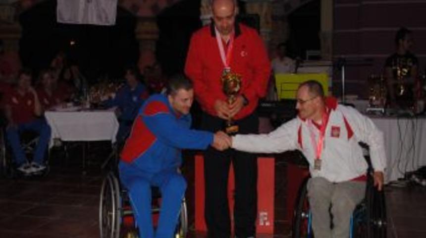 Kahya: Engelli spor dallarında &uuml;lkemizi d&uuml;nyada ileri noktaya taşıdık