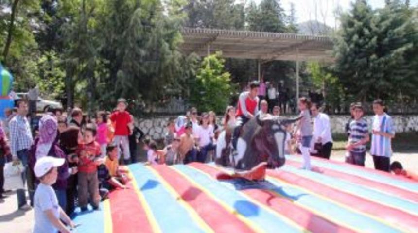 Hıdırellez Şenlikleri renkli g&ouml;r&uuml;nt&uuml;lere sahne oldu