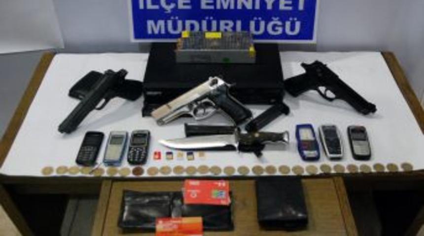 D&uuml;zi&ccedil;i'nde yağma ve gasp yaptıkllar belirlenen 3 kişi g&ouml;z altına alındı