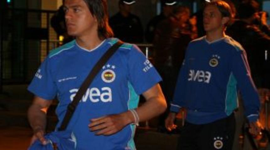 Fenerbah&ccedil;e Trabzon'da tepkiyle karşılandı