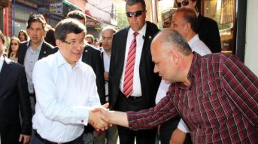 Bakan Davutoğlu: Suriye'deki kayıp gazeteciler için çalışmalarımız sürüyor