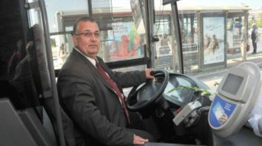 15 yılır hi&ccedil; kaza yapmadığı i&ccedil;in İzmir&rsquo;de yılın otob&uuml;s şof&ouml;r&uuml; se&ccedil;ildi