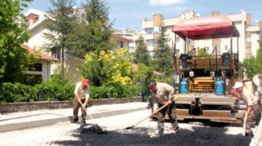 &Ccedil;ankaya'da yollar elden ge&ccedil;iriliyor