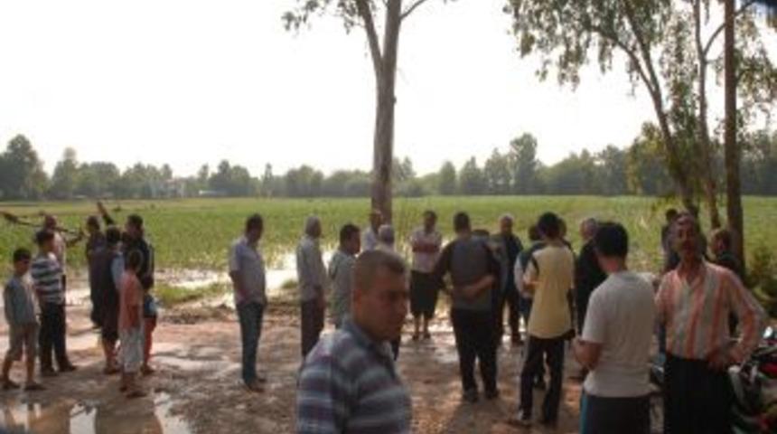 Sumbas&rsquo;ta sel suları ev ve tarım arazilerine zarar verdi