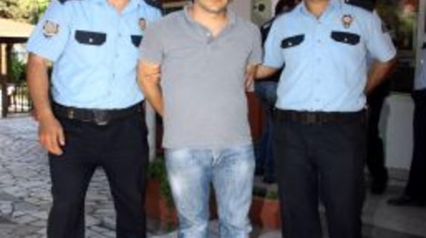 İzmir'de 55 kilogram esrar ele ge&ccedil;irildi