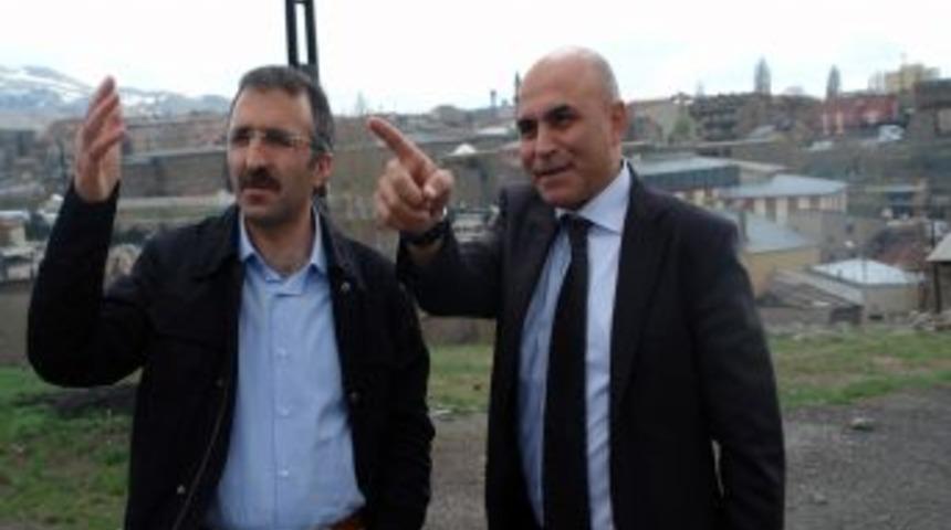 Yavilioğlu, Korkut&rsquo;un hizmetlerini beğendi