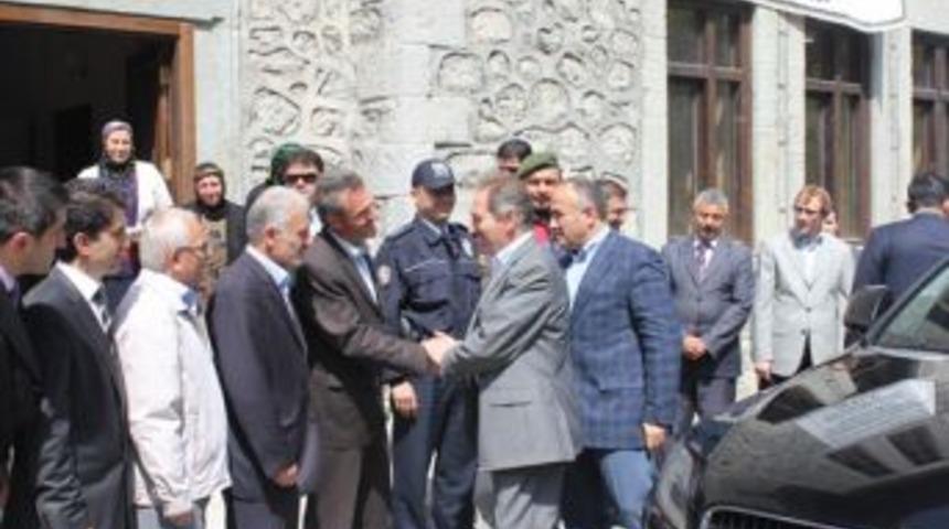 &Ccedil;amlıhemşin'den Bakan ge&ccedil;ti