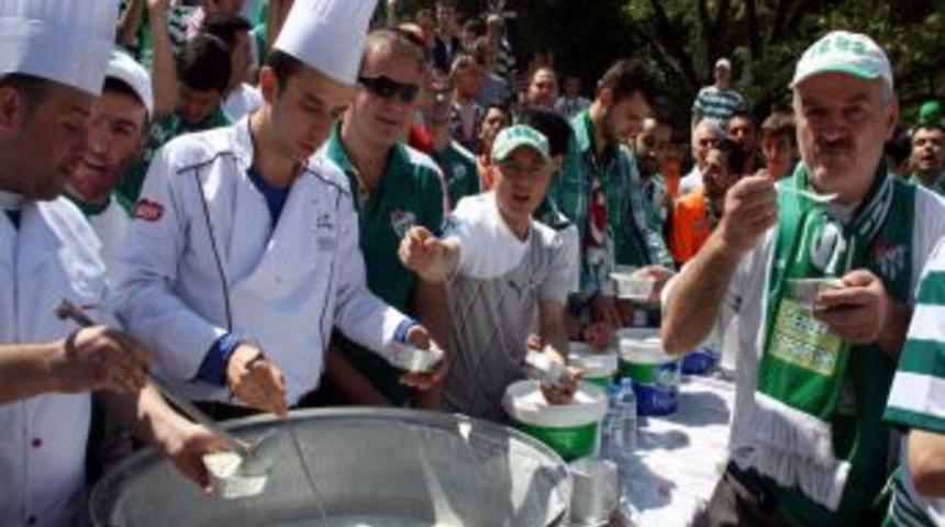 &ldquo;Bu ligden bir cacık olmaz&rdquo; deyip cacık dağıttılar