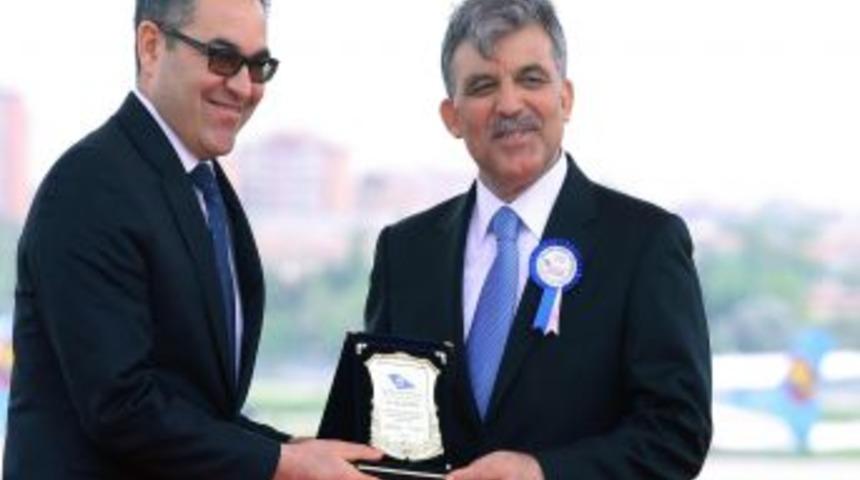 G&uuml;l&rsquo;den Verusa Holding&rsquo;e &lsquo;eğitime destek&rsquo; plaketi