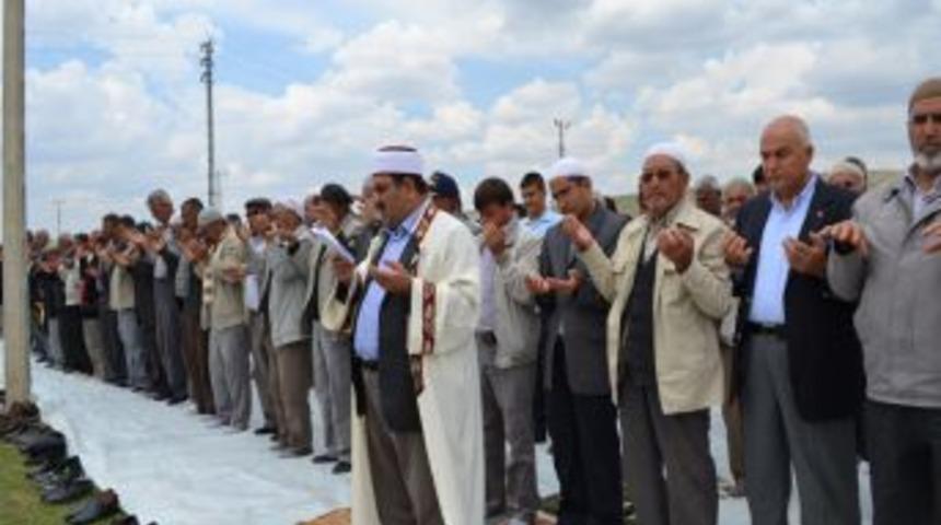 Hıdırellez şenliğinde yağmur duası