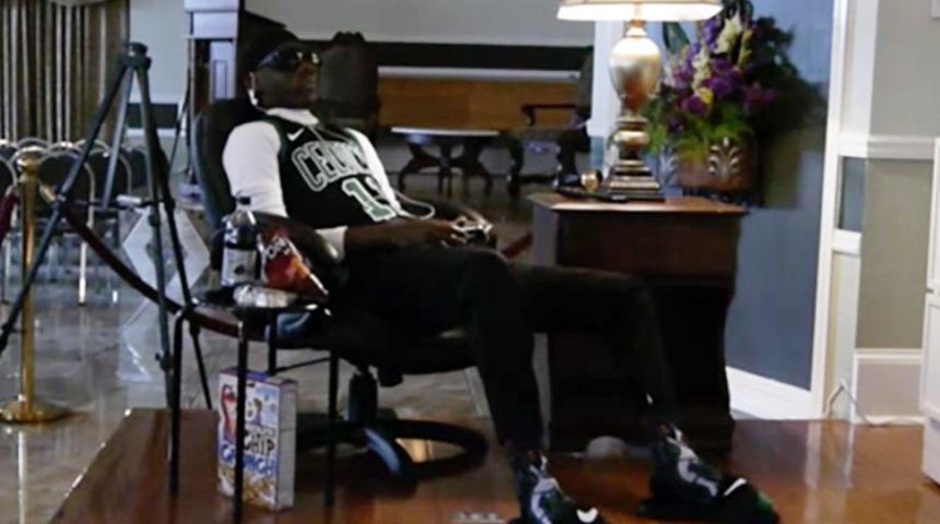 Hiçbir şey göründüğü gibi değil! O adam aslında...