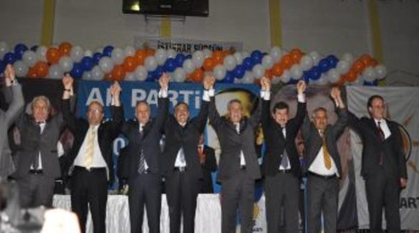 AK Parti Afyonkarahisar İl Başkanı Zeybek, g&uuml;ven tazeledi