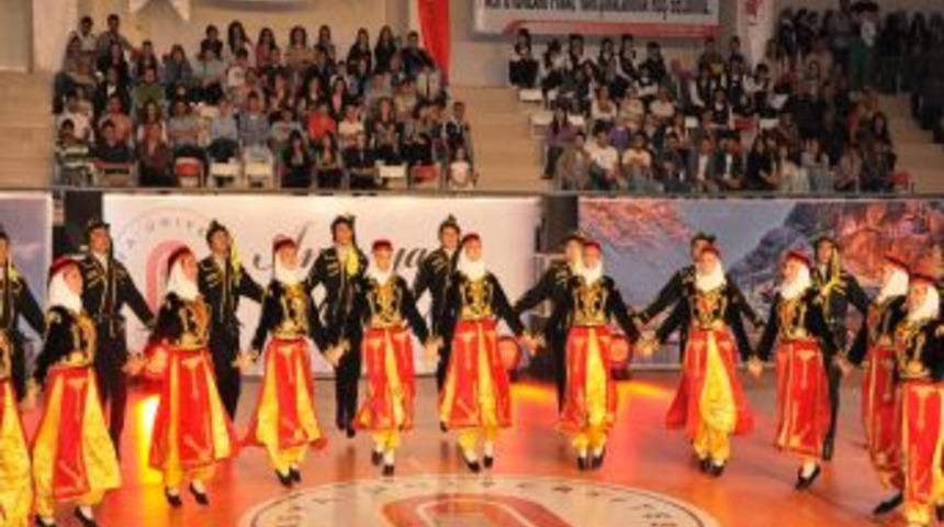 &Uuml;niversiteler Arası Halk Oyunları Final Yarışması sona erdi