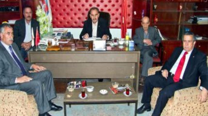 Erciş'te İl Olma &Ouml;zlemi Dinmek Bilmiyor