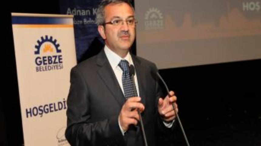 Gebzeli Gen&ccedil;ler Fatih'i Tarih&ccedil;ilerden Dinledi