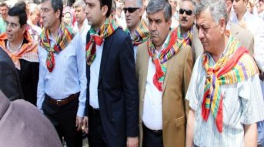 Antalya Y&ouml;r&uuml;kler Derneği'nden Tursun'a teşekk&uuml;r plaketi