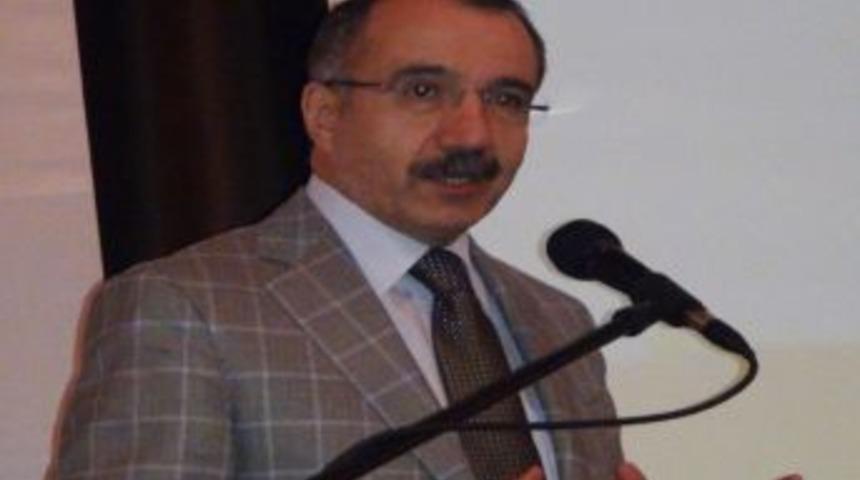 Bakan Din&ccedil;er: Trafik k&uuml;lt&uuml;r&uuml; k&uuml;&ccedil;&uuml;k yaşlarda verilmeli