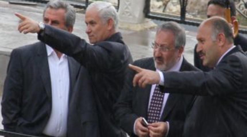 Esenler Eski Belediye Başkanı &Ouml;calan, Belediye Başkanı Polat'ı Ziyaret Etti