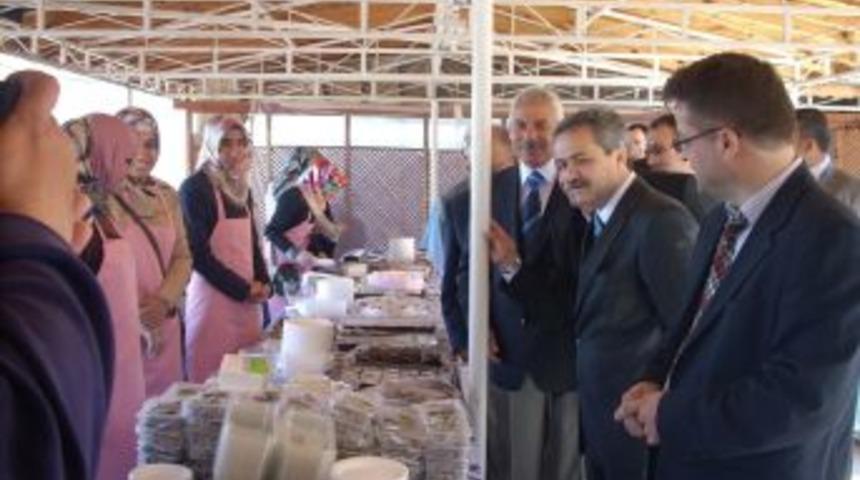 Eğirdir&rsquo;de ihtiya&ccedil; sahibi &ouml;ğrenciler yararına kermes