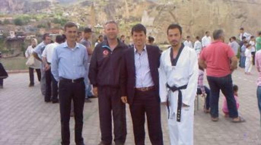 Batman &Uuml;niversitesi &ouml;ğrencisi madalya aldı