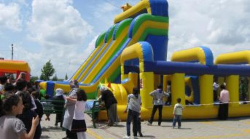 İlk&ouml;ğretim okulu &ouml;ğrencileri, bahar şenliğinde eğlendi