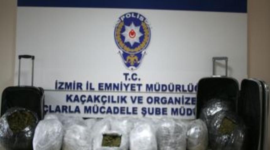 İkiz kardeşler valizde esrarla yakalandı