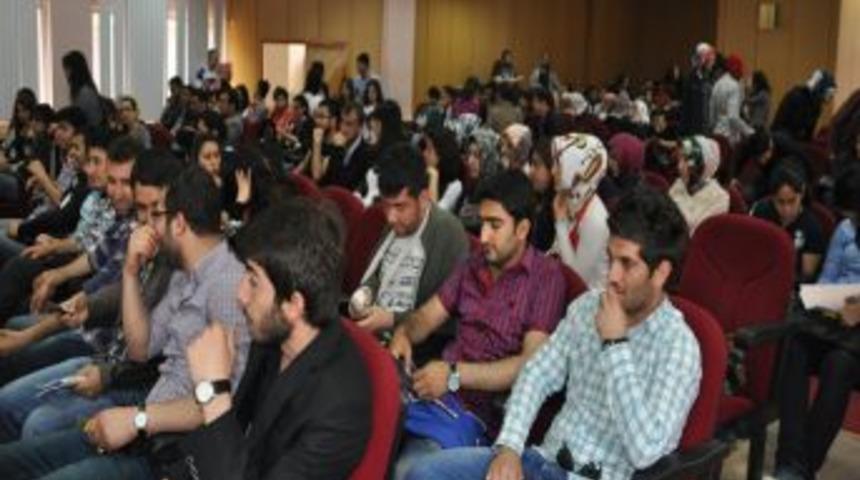 &Uuml;niversite &Ouml;ğrencilerine "toplam Kalite" Anlatıldı