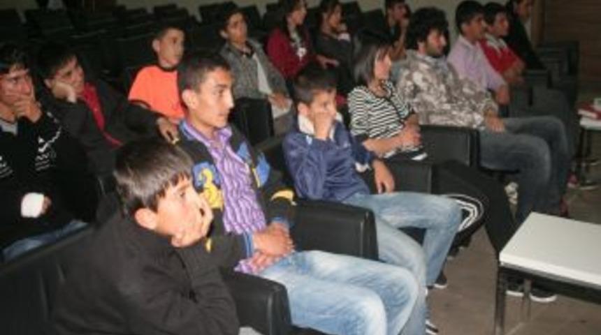 Erzincan Gen&ccedil;lik Merkezi'nde Sinema G&uuml;nleri