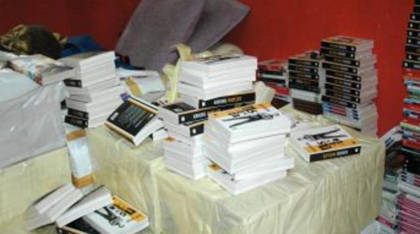 Başkent&rsquo;te 1 milyon lira değerinde korsan CD ve kitap ele ge&ccedil;irildi