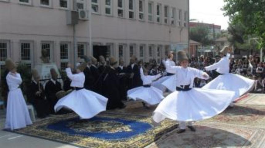 &Ouml;ğrencilerden Okul Bah&ccedil;esinde Sema Ayini